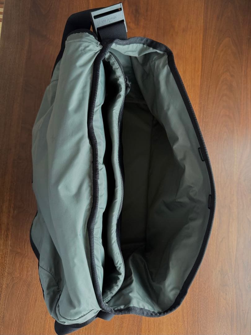 アクセサリー BROMPTON METRO BAG MESSENGER 23L