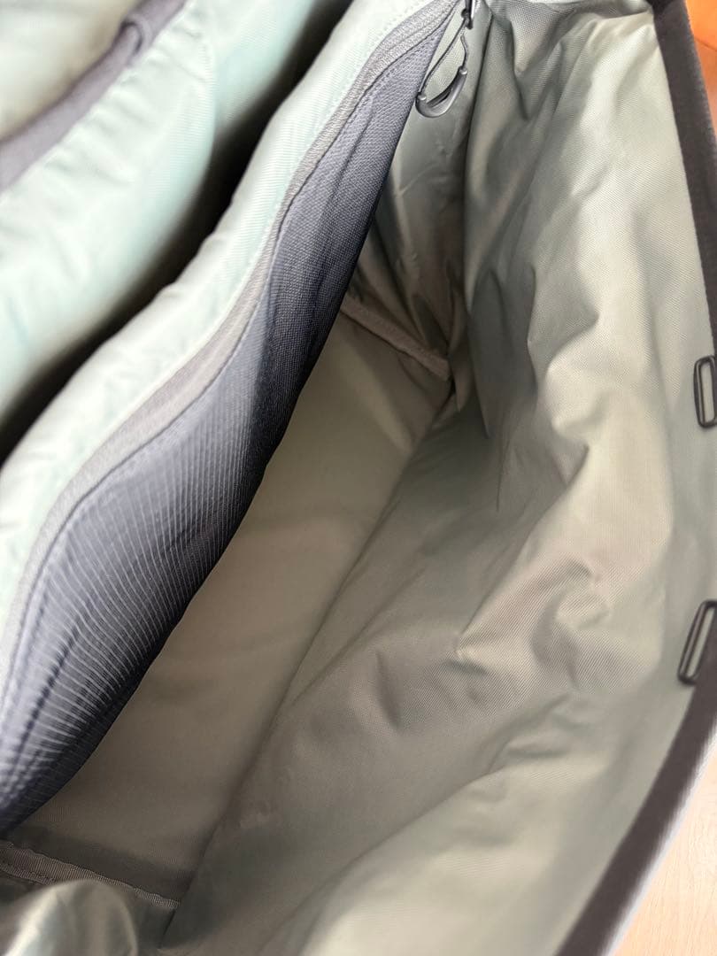 アクセサリー BROMPTON METRO BAG MESSENGER 23L