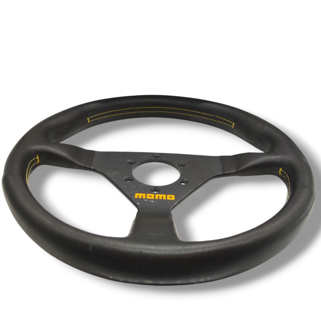 momo レザー ステアリングハンドル