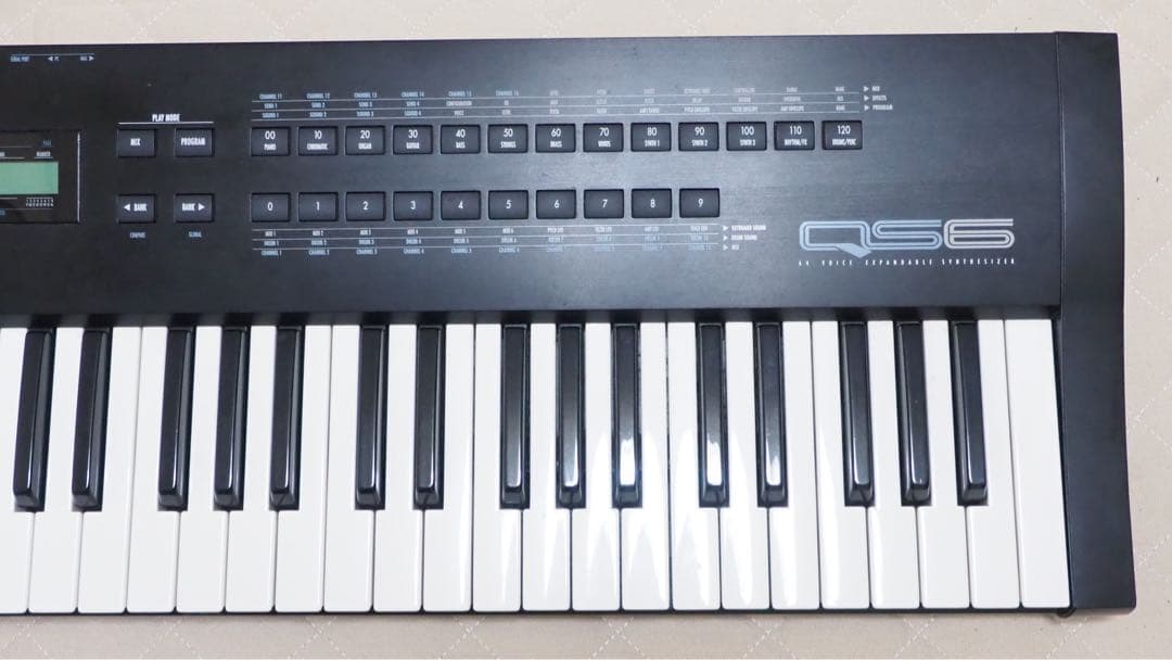 Alesis QS6 シンセサイザー 61鍵　ソフトケース付 ヴィンテージ