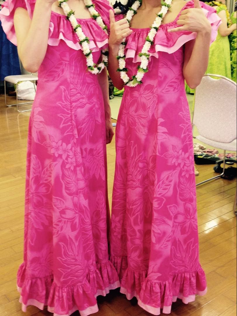 【超美品 一度着用のみ】ピンク フリル付き ムームードレス 上品 ハワイメイド