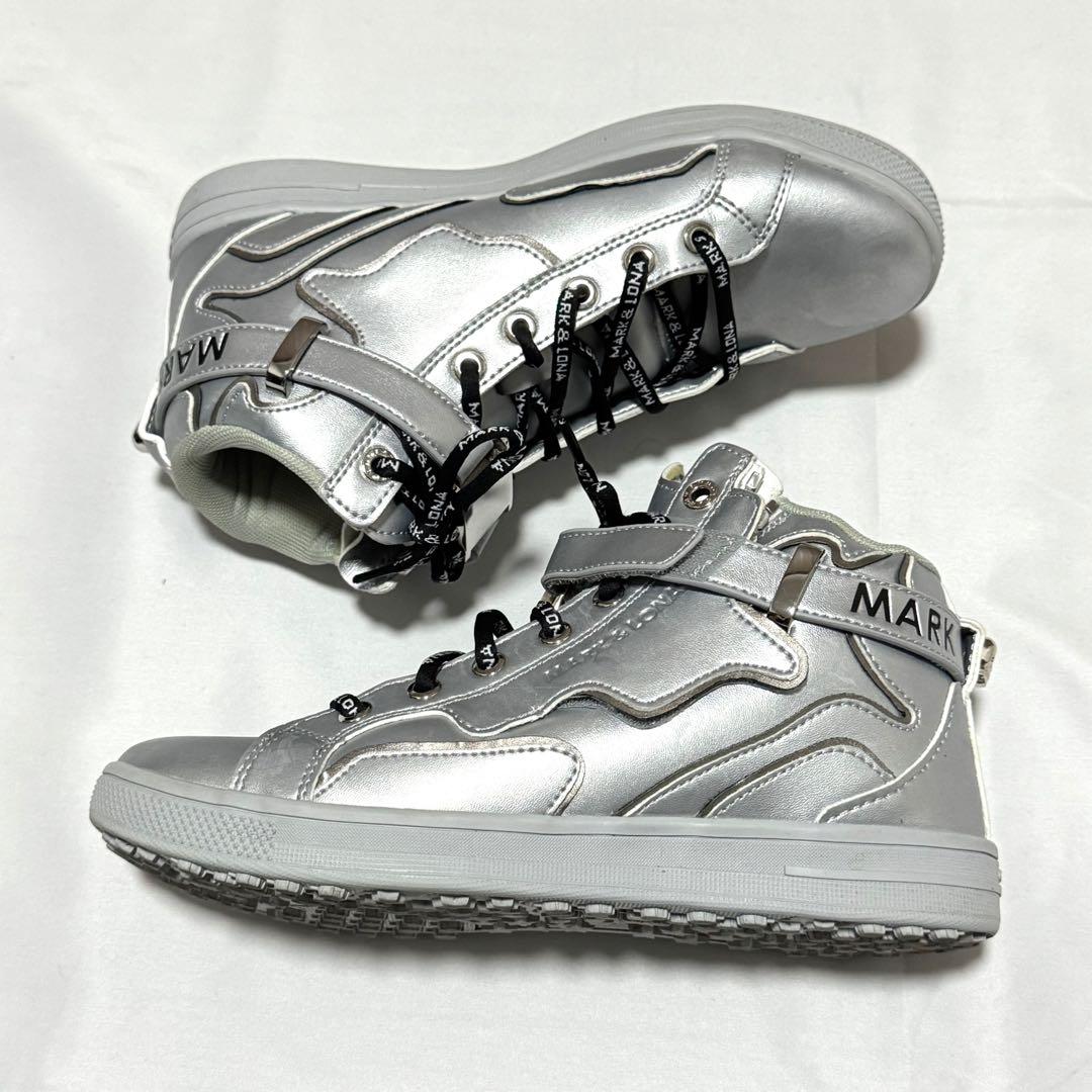 セール中MARK&LONAマークアンドロナシルバー スパイクレスシューズ24cm