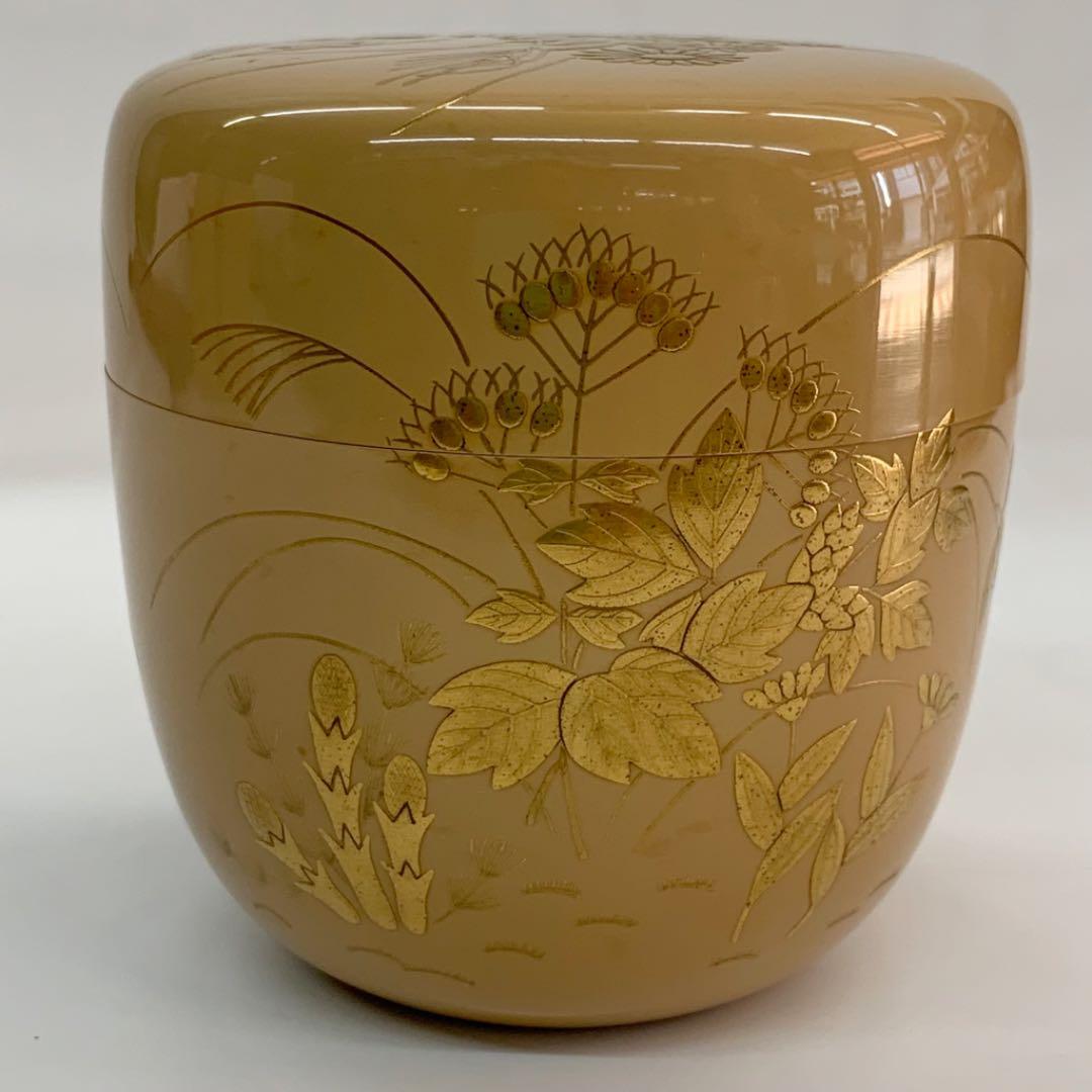 【棗　春秋草花　白漆塗】　新井司峰　共箱