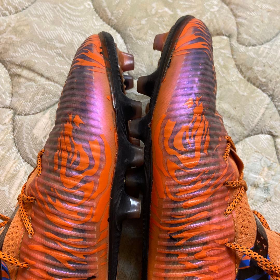 FG フューチャー　27.5 限定モデル　専用袋付き　サッカー　スパイク