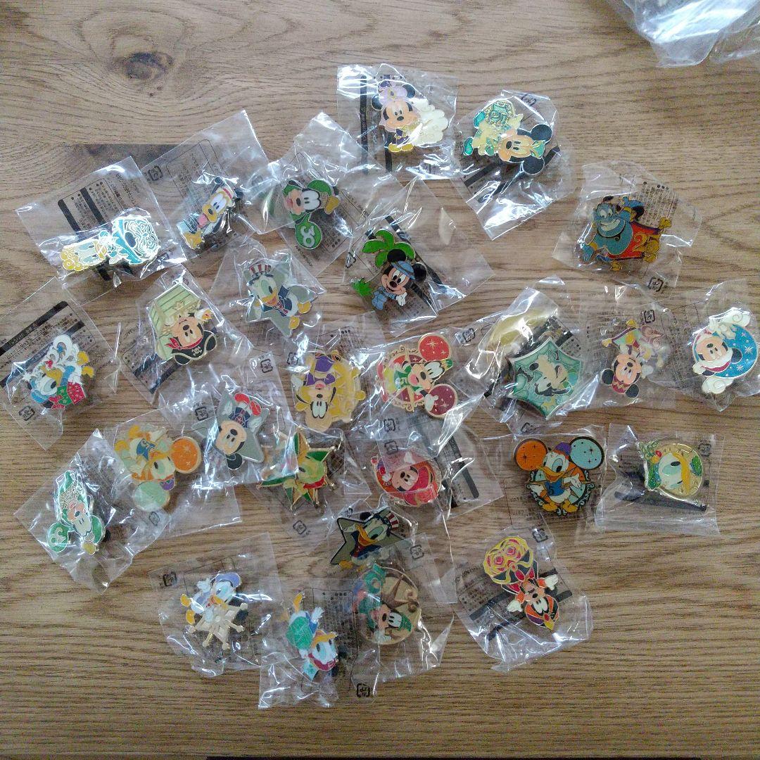 ディズニー ピンバッジ ２３０個