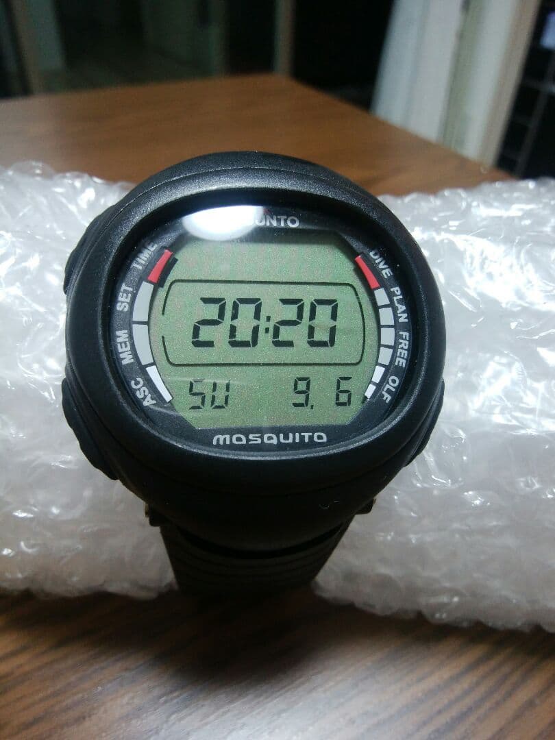 スント　ダイビングコンピューター