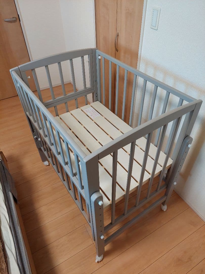 大和屋　ノモックミニ　グレー　ベビーベッド