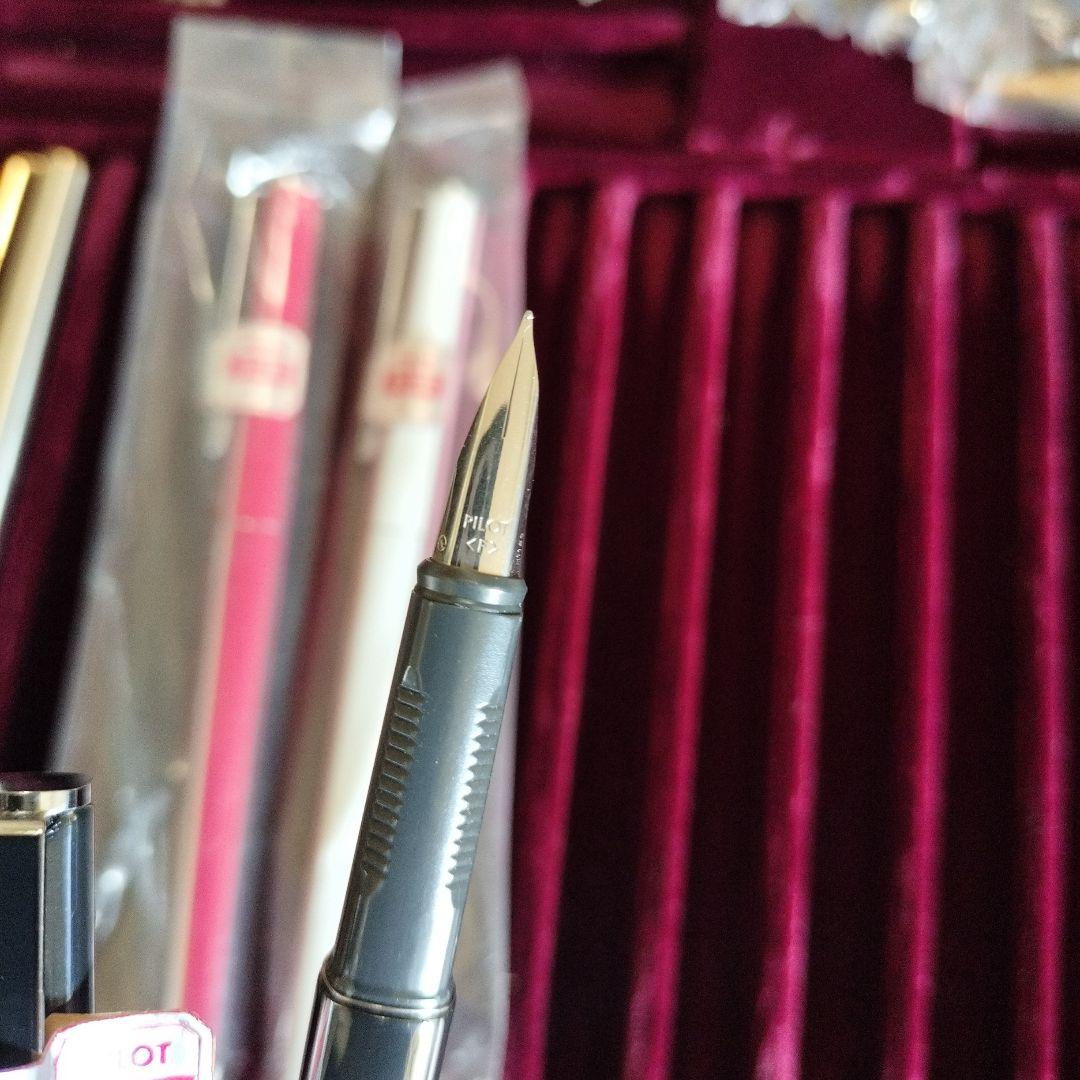 【未使用、廃盤】PILOT QUATRO細字　F　３本セット