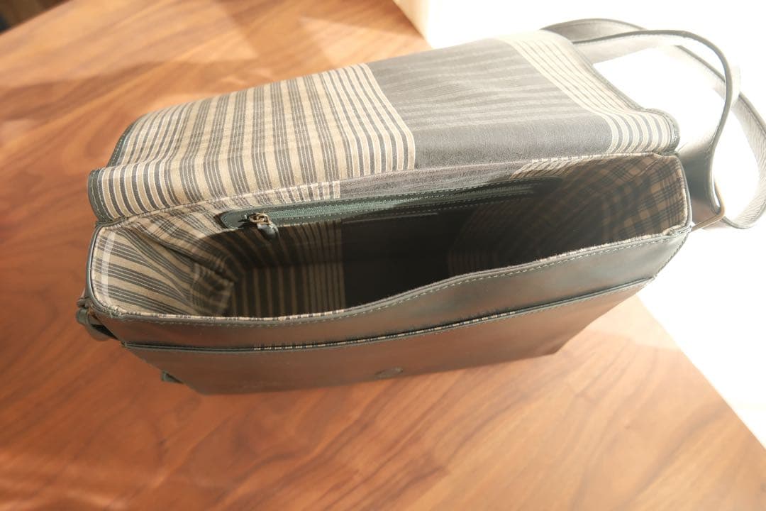 マザーハウス アンティークB5ショルダーバッグ