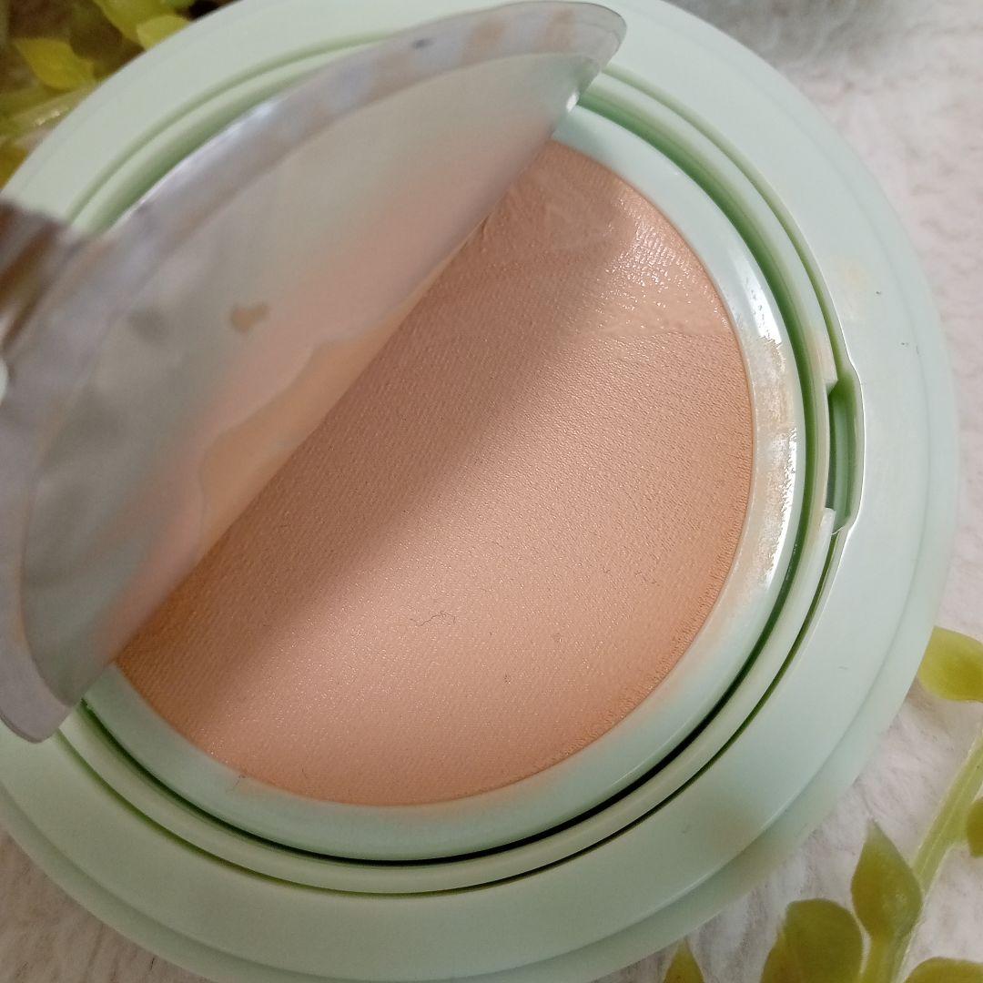 PRADA AUGMENTED SKIN クッションファンデーション LN10