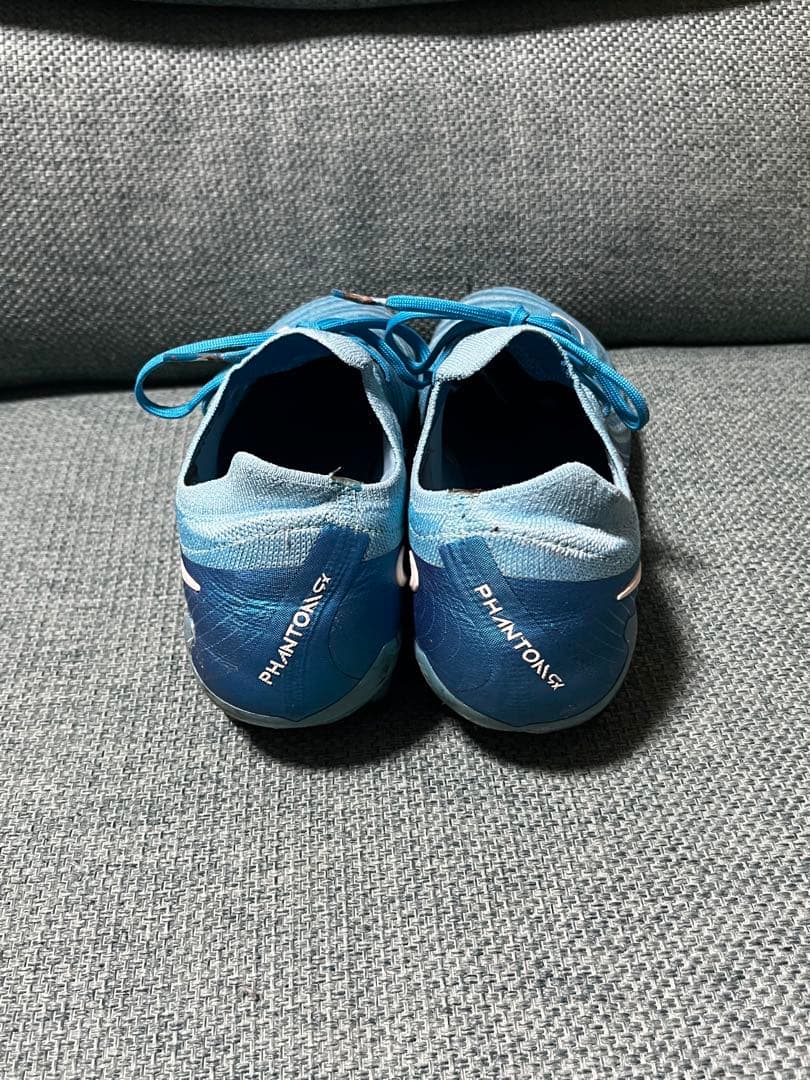 サッカースパイクNIKEファントムGX2