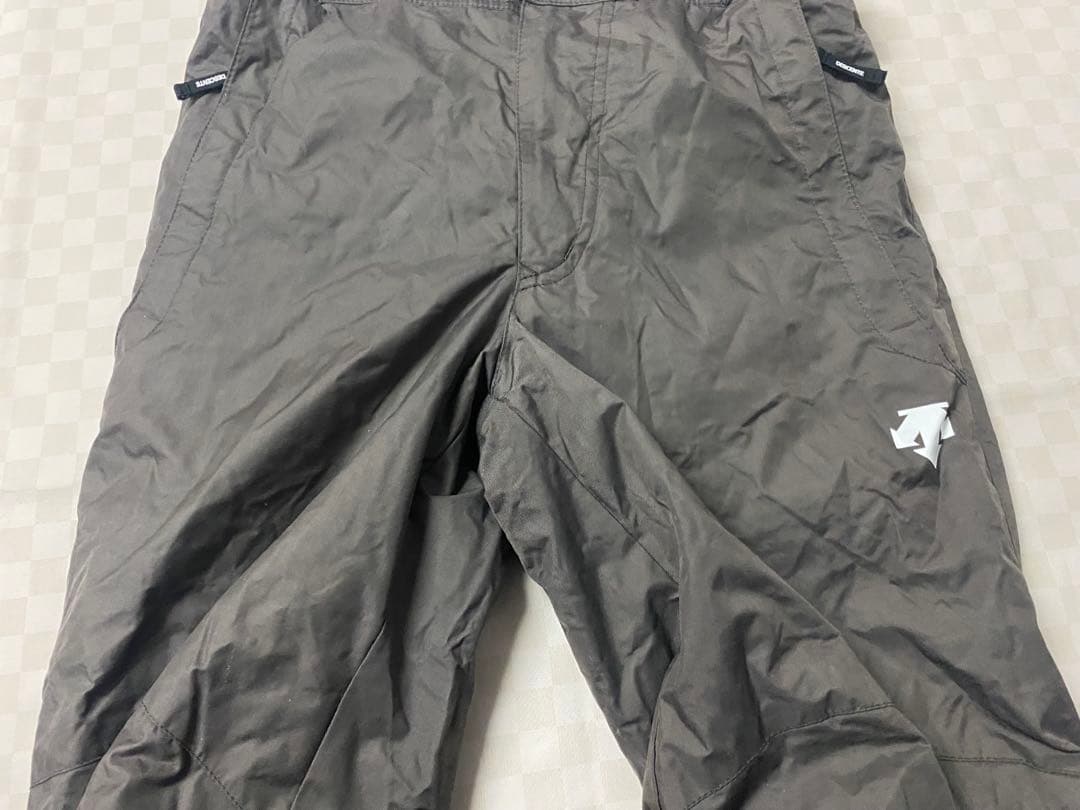 e584☆DESCENTE Mサイズ スキーウェアパンツ