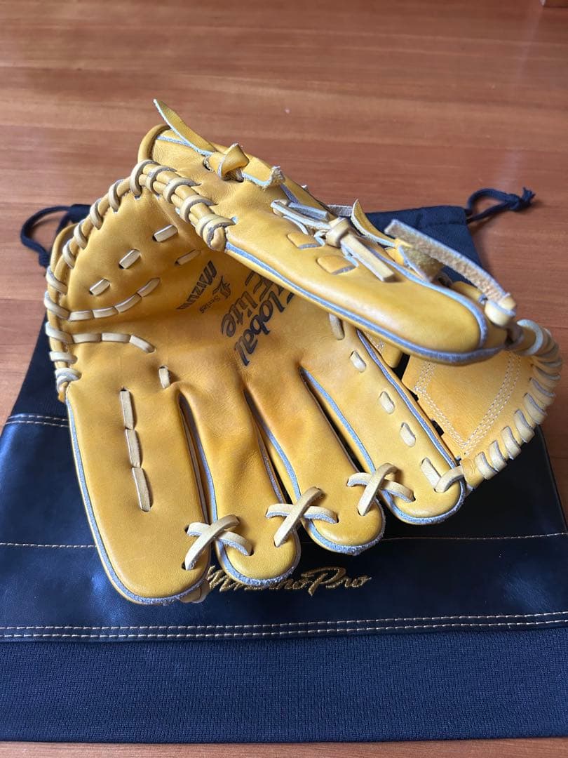 ミズノ野球グラブ　投手用　グローバルエリート