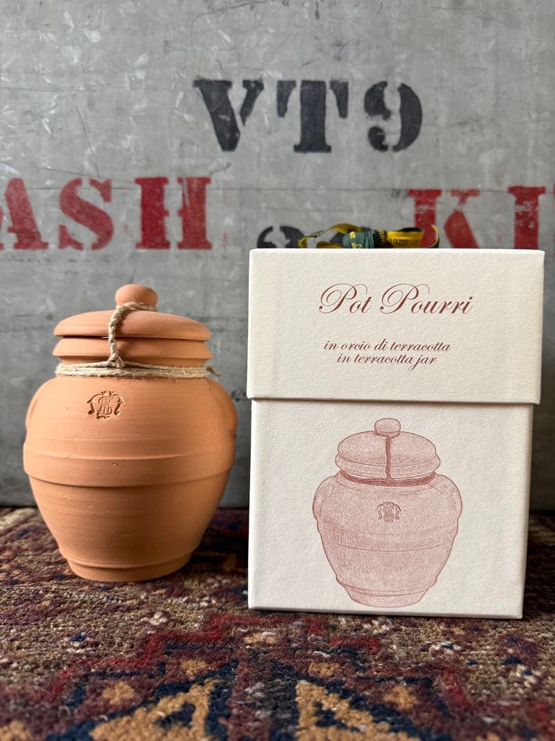 サンタマリアノヴェッラ　　テラコッタ