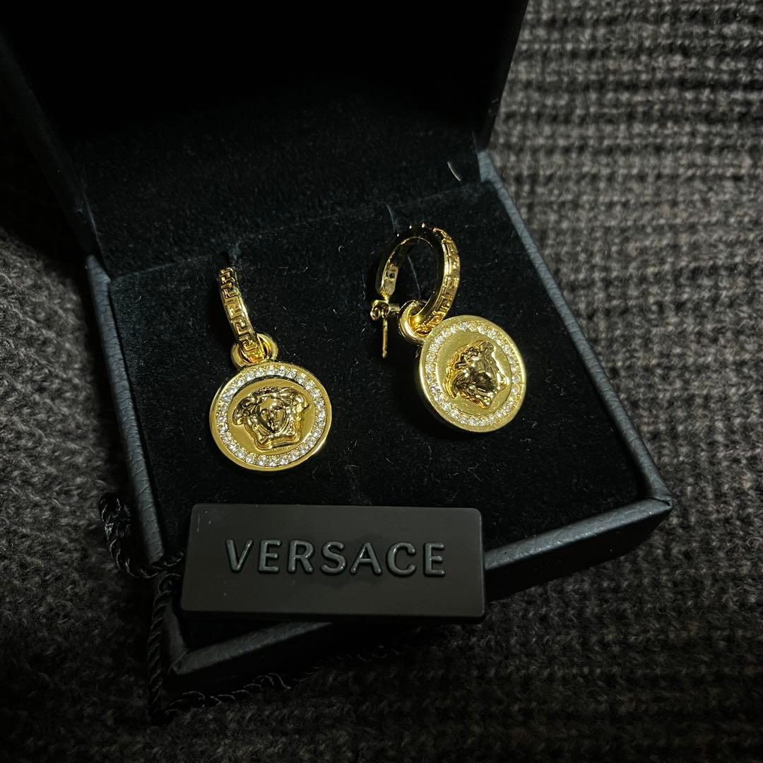 新作　VERSACE ピアス　ゴールドフープピアス