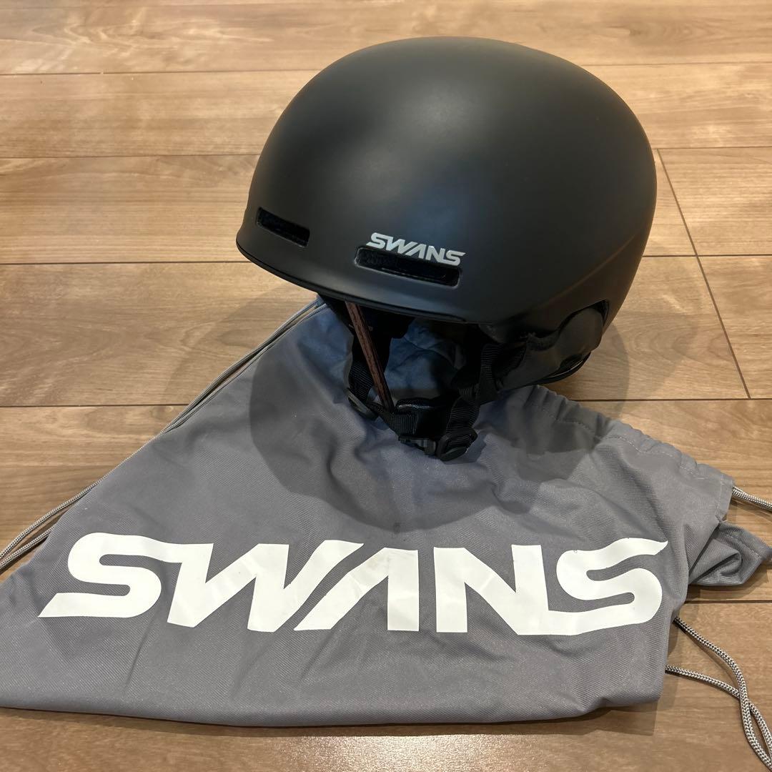 SWANSスノーヘルメット　GIROゴーグル　スノーボードスキー