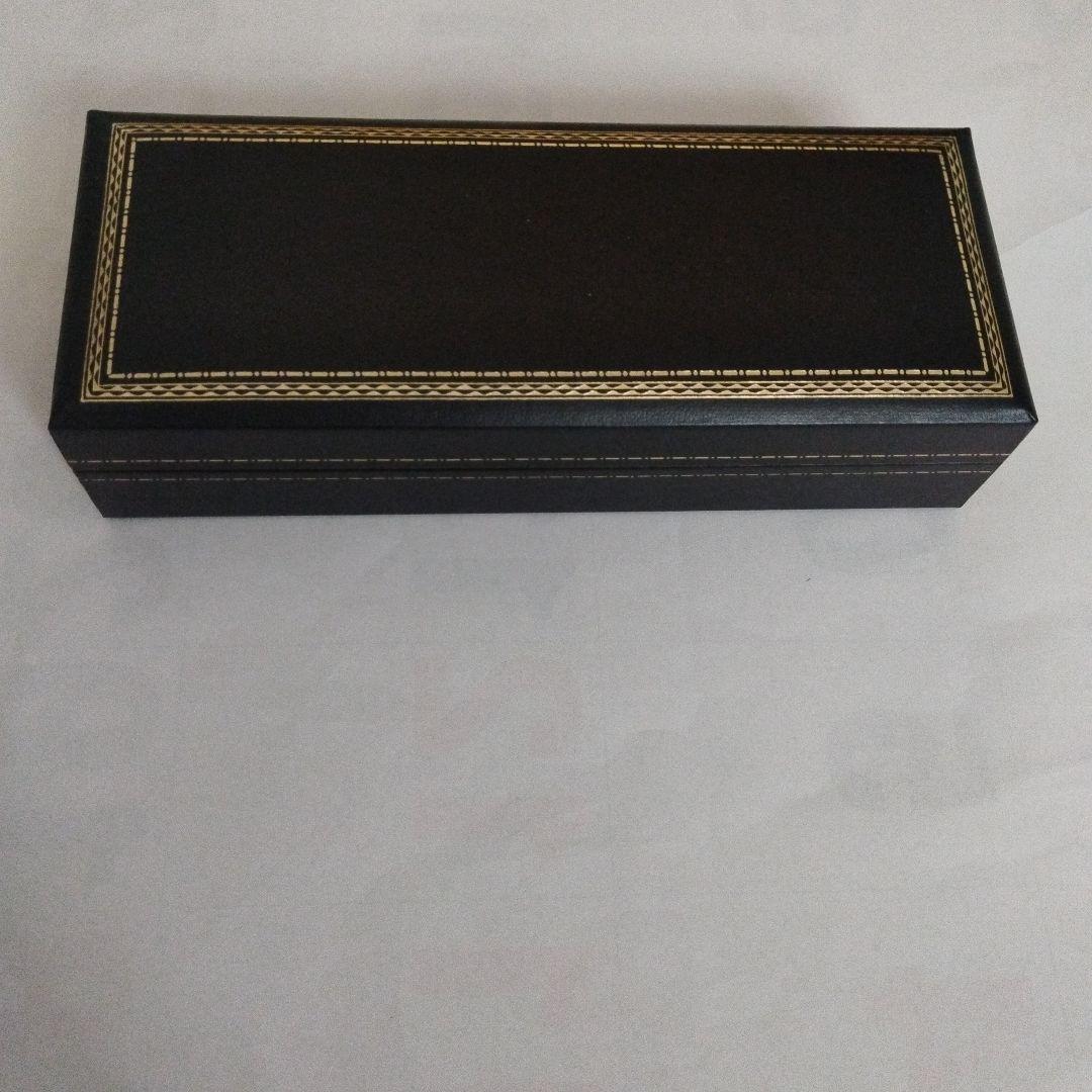 ダンヒルボールペン(スイス製)　 ジェムラインだと思います。 頭部にロゴマーク有