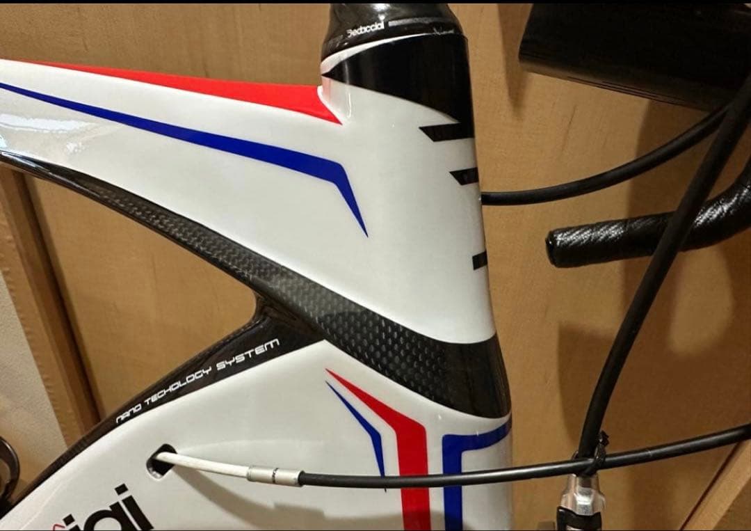 フルカーボン　ロードバイク　新品パーツ多数　エアロ