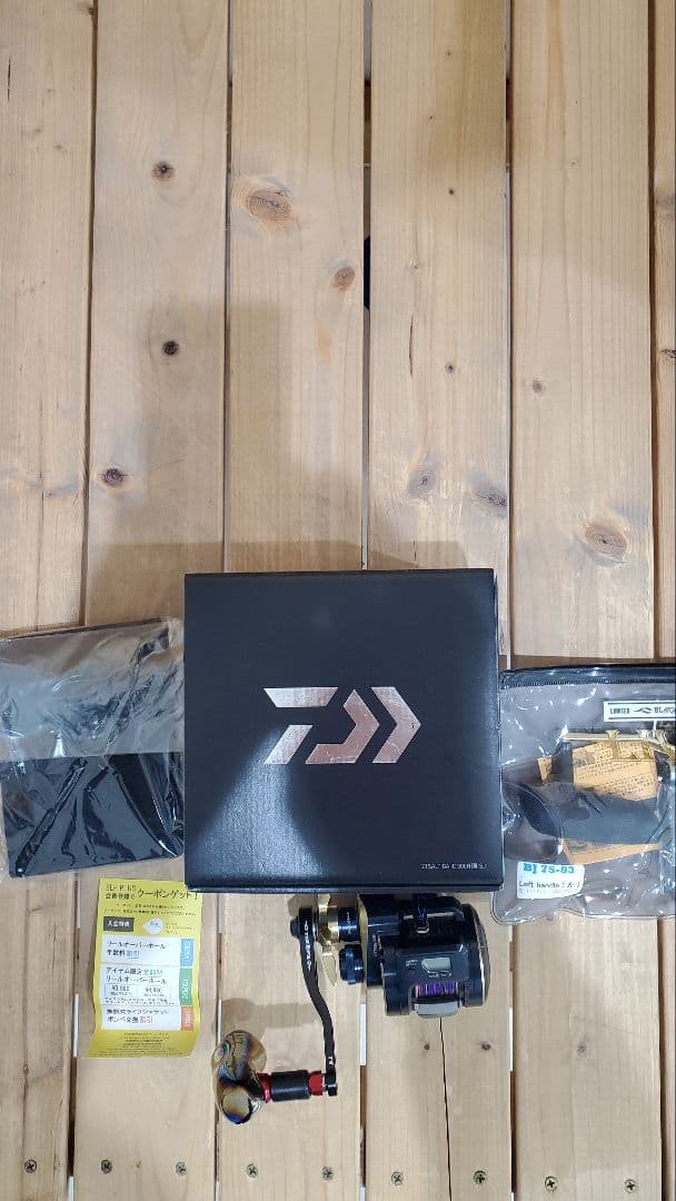 【新品】超レア☆ダイワ ソルティガIC 300HL-SJ☆LIVREリミテッド★