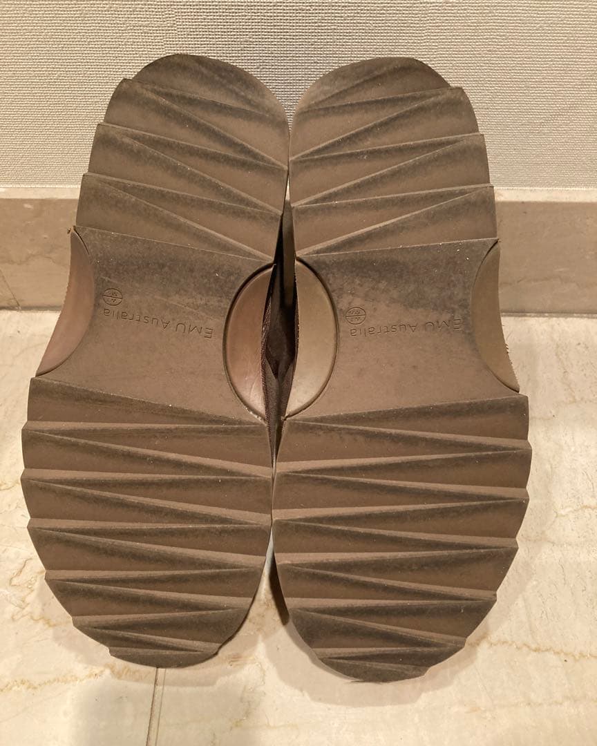 EMU Australia エミュ　Sharkey Reef