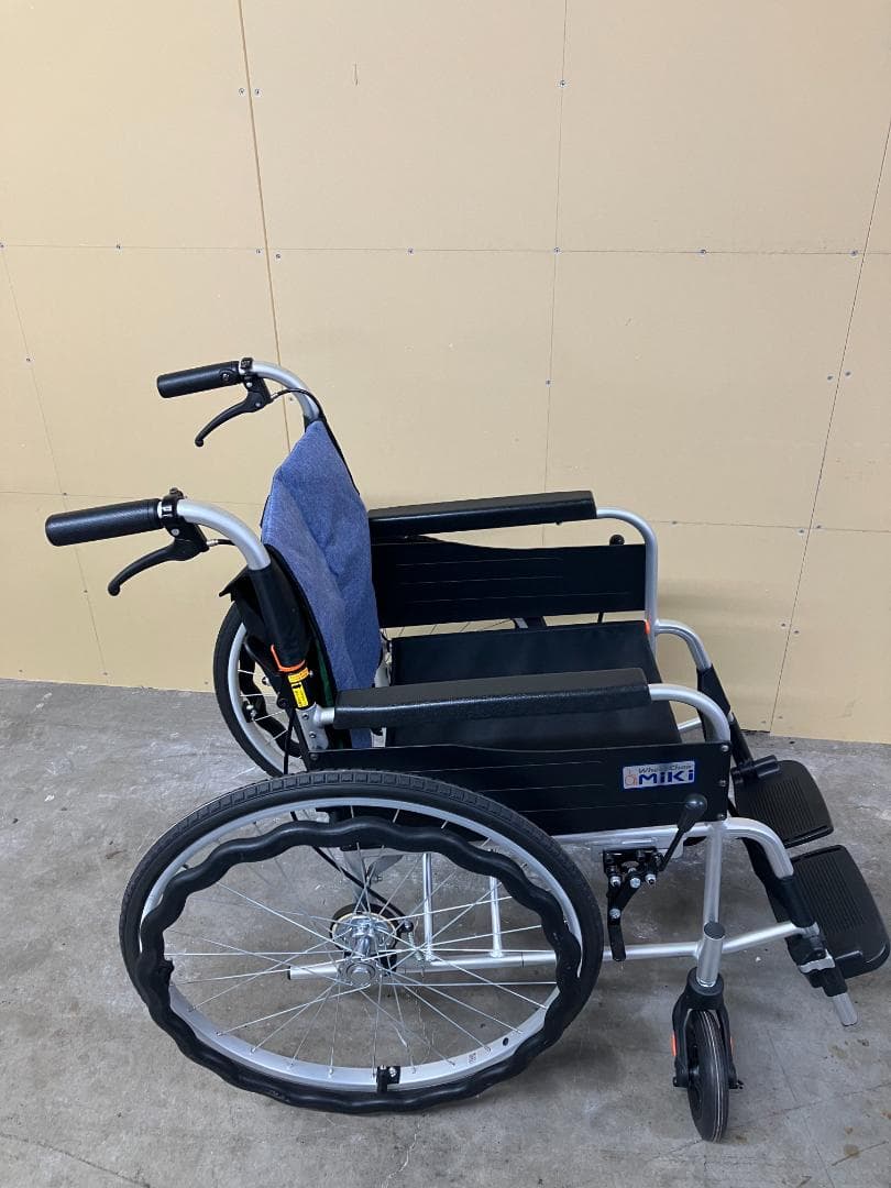 【直接取引歓迎 ：さいたま市】 MIKI 自走用車椅子 　JTN-1#L7