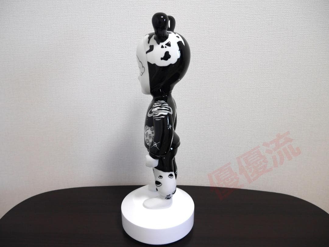 工芸品 01007752 LLADRO The Guest by Henn Kim