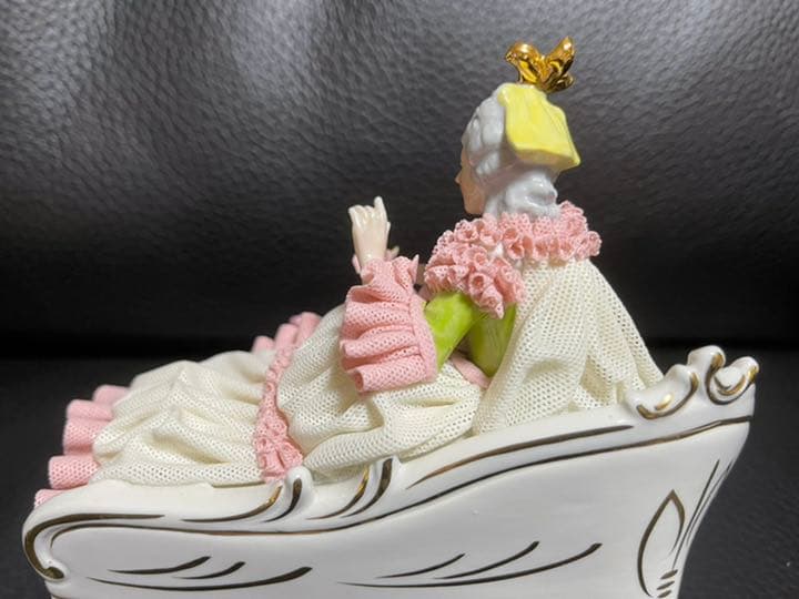 Dresden レース人形　花を愛でる貴婦人　大　アンティーク