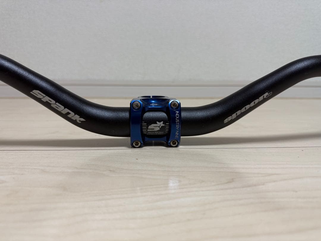 INDUSTRY NINE ステム 78mm + PNW グリップ