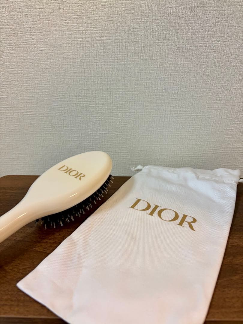 Dior 2026会員限定ギフト ヘアブラシ＆ヘアミスト