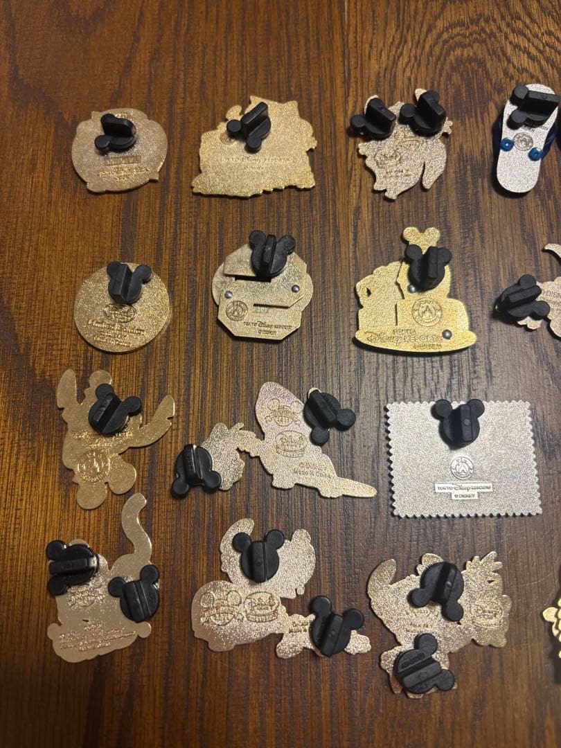 スティッチ ピンバッジ 23個セット