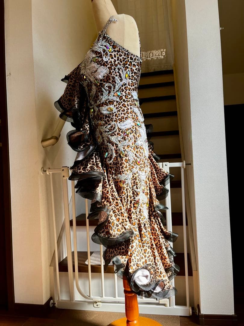 ラテンダンス正装ドレス　Mサイズ