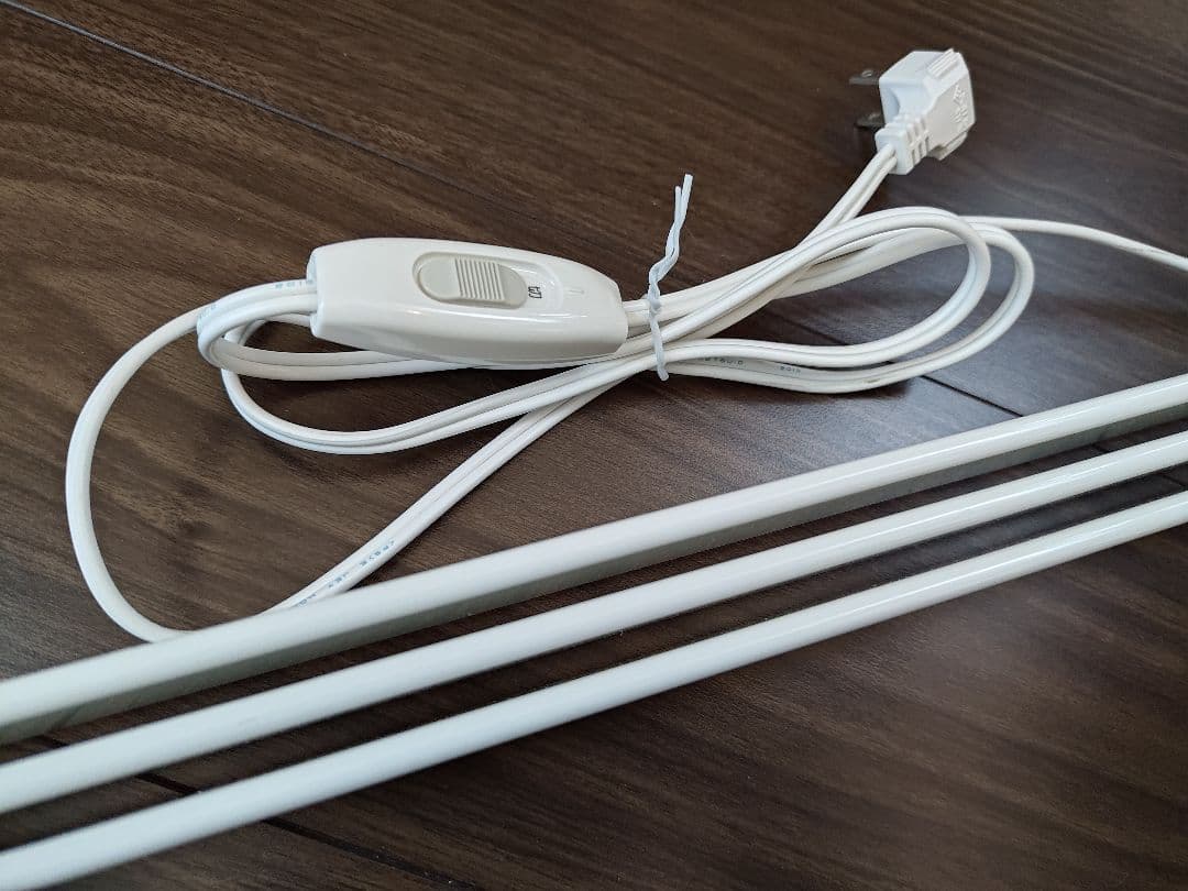 森永ウィンドーラジエーター　窓際ヒーター　90cm W/R-900