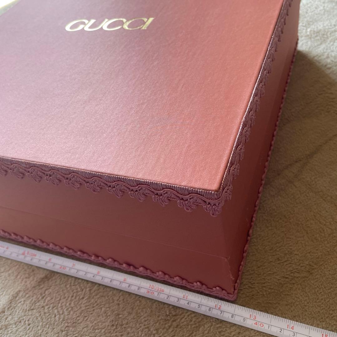 GUCCI ギフトボックス ピンク