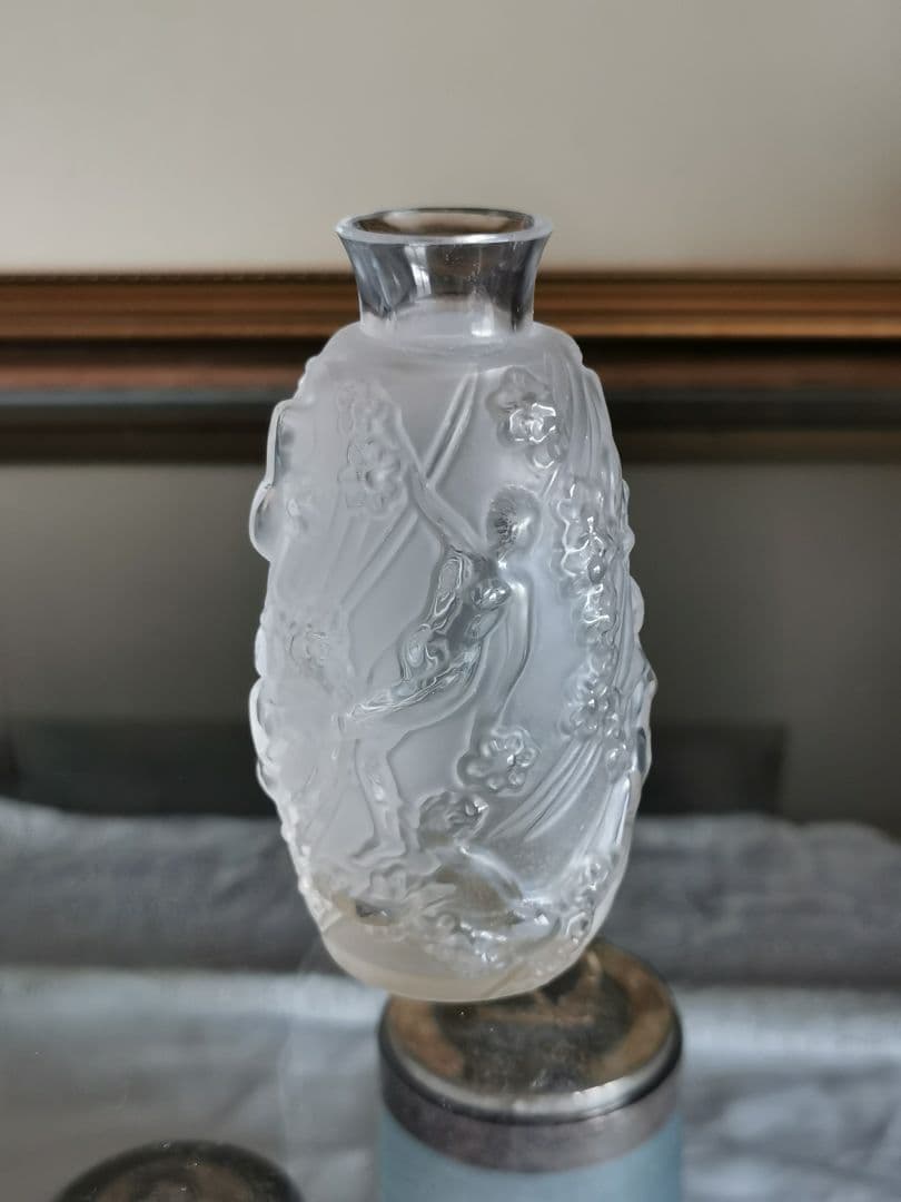 アンティーク ラリック ８人のファム 裸婦 巫女像花瓶 パヒュームガラスボトル