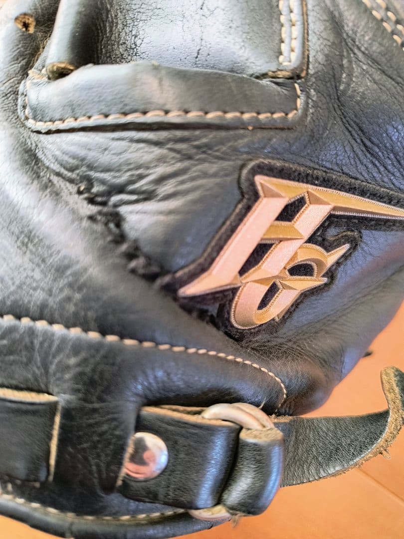 ハイゴールド 軟式キャッチャーミット　グローブ 己極　嬉しい型良好！　M球おまけ