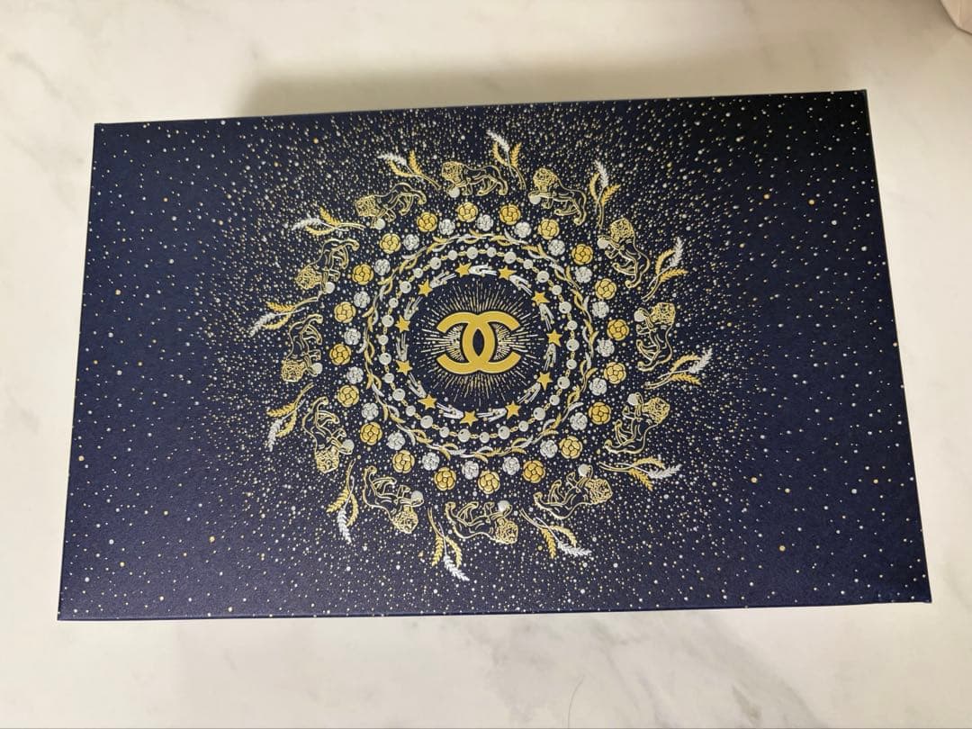 【完売品】シャネル ホリデー限定ポーチセット2025リップ ネイルケアセット