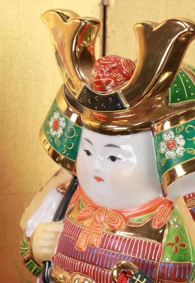 九谷焼　色絵金彩　武者人形　8.5号　高さ26㎝　錦九谷　飾台付　BE882