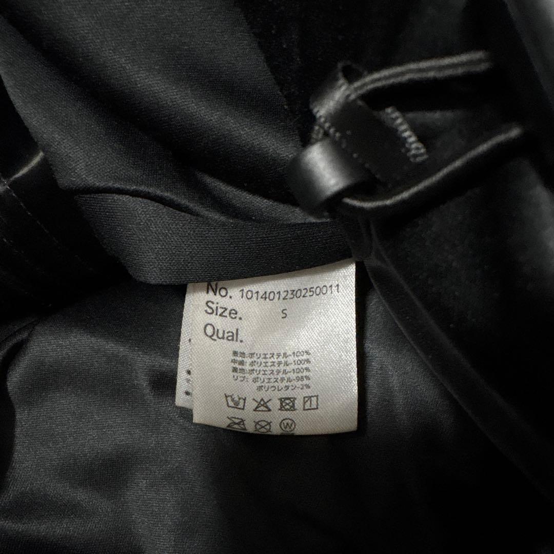 アダムスジャグラー　ダウンジャケット　ブラック