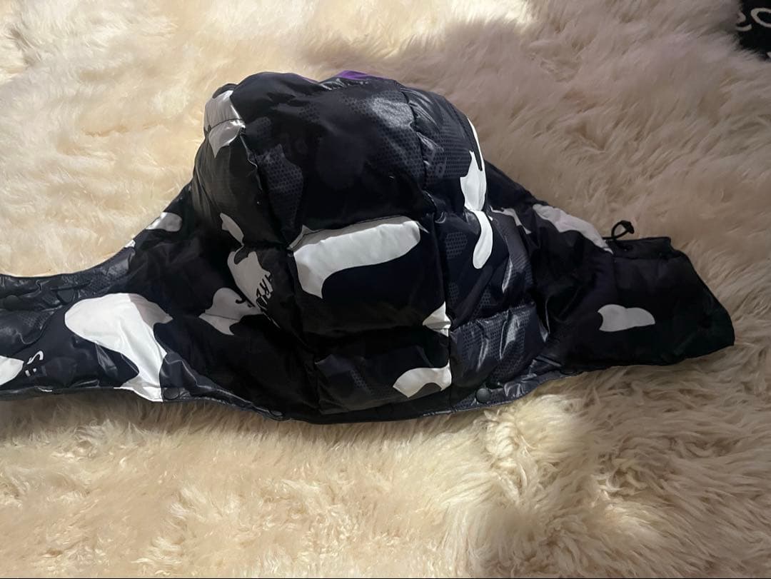 パーリーゲイツ　ダウンジャケットブラック・ホワイト迷彩柄　サイズ4