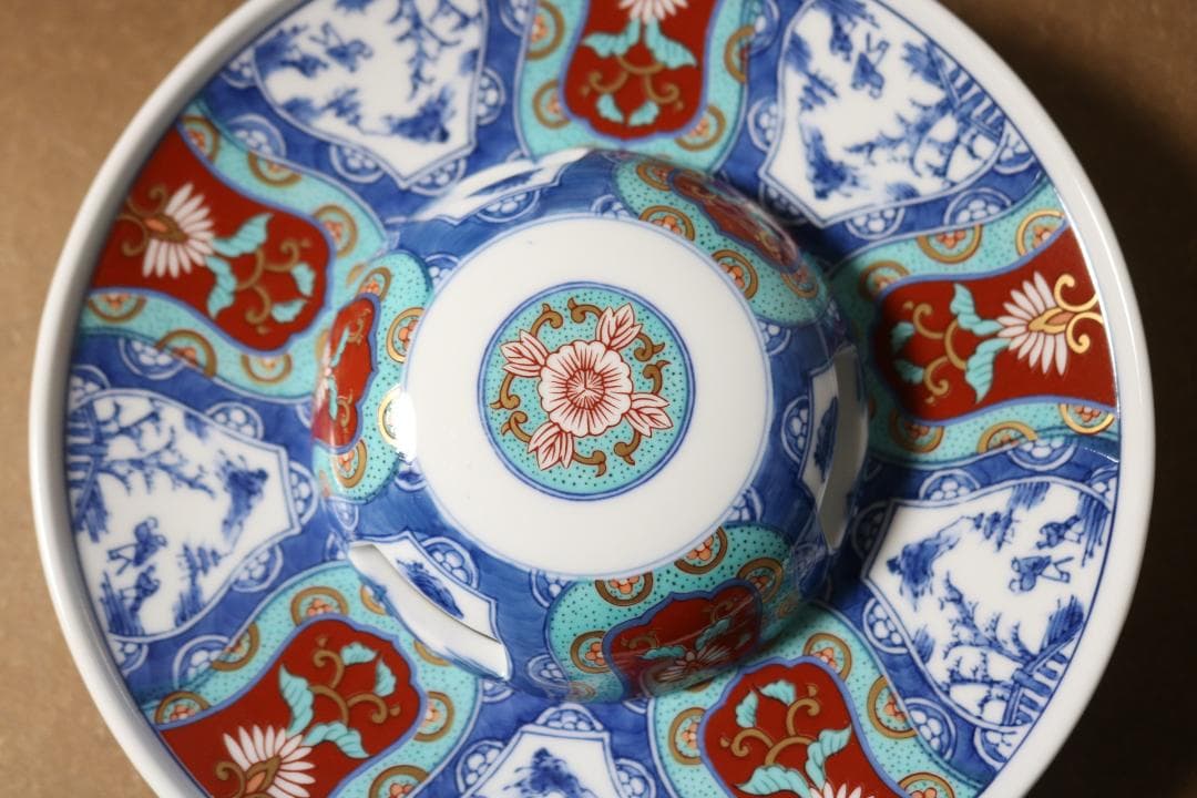 伝統的な有田焼　伊万里焼　灰皿　インテリアに如何ですか