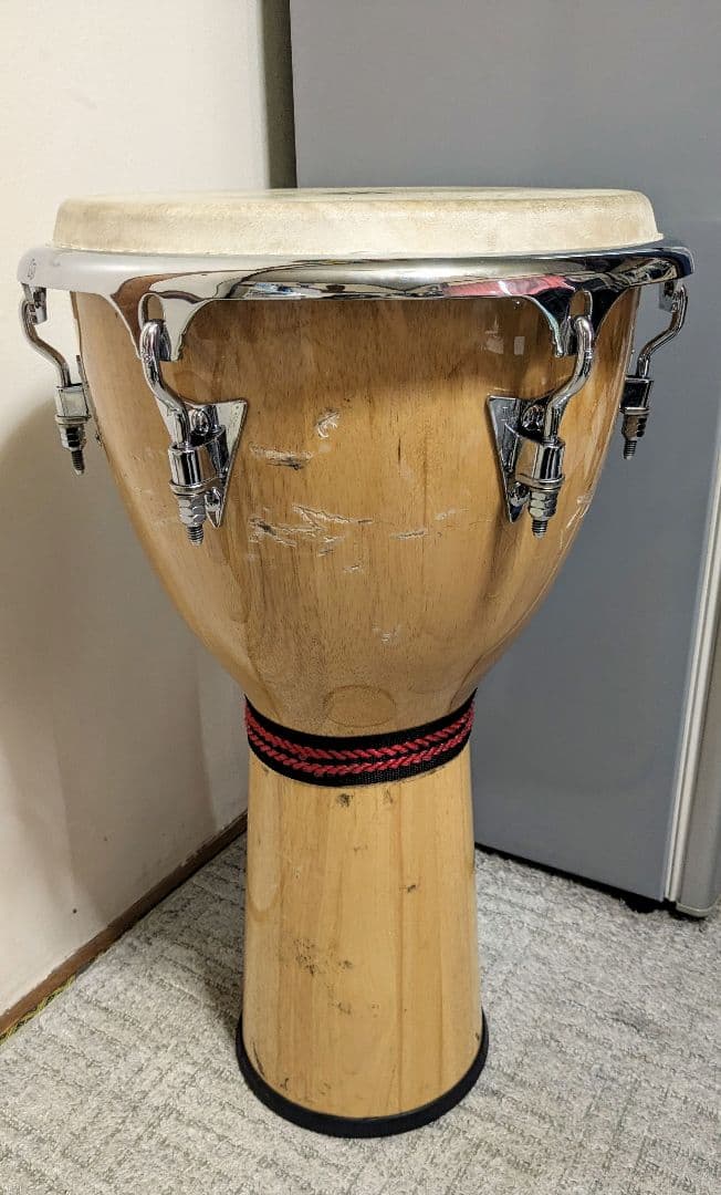 LP製のジャンベ LP720X(傷多め、演奏に支障なし)