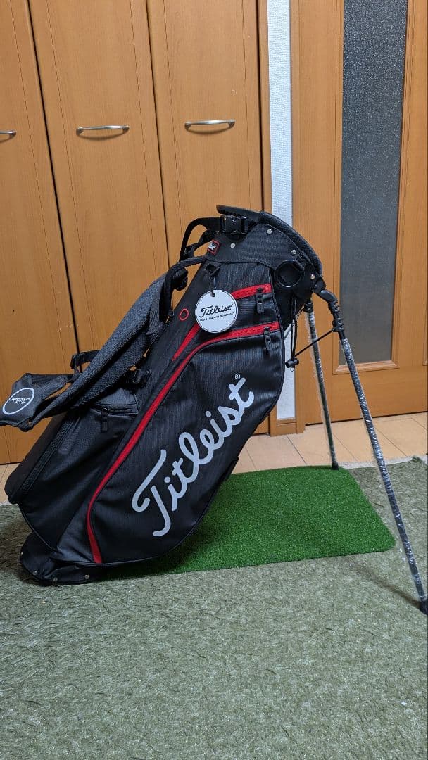 新品同様 タイトリスト Titleist スタンドキャディバッグ 黒/赤