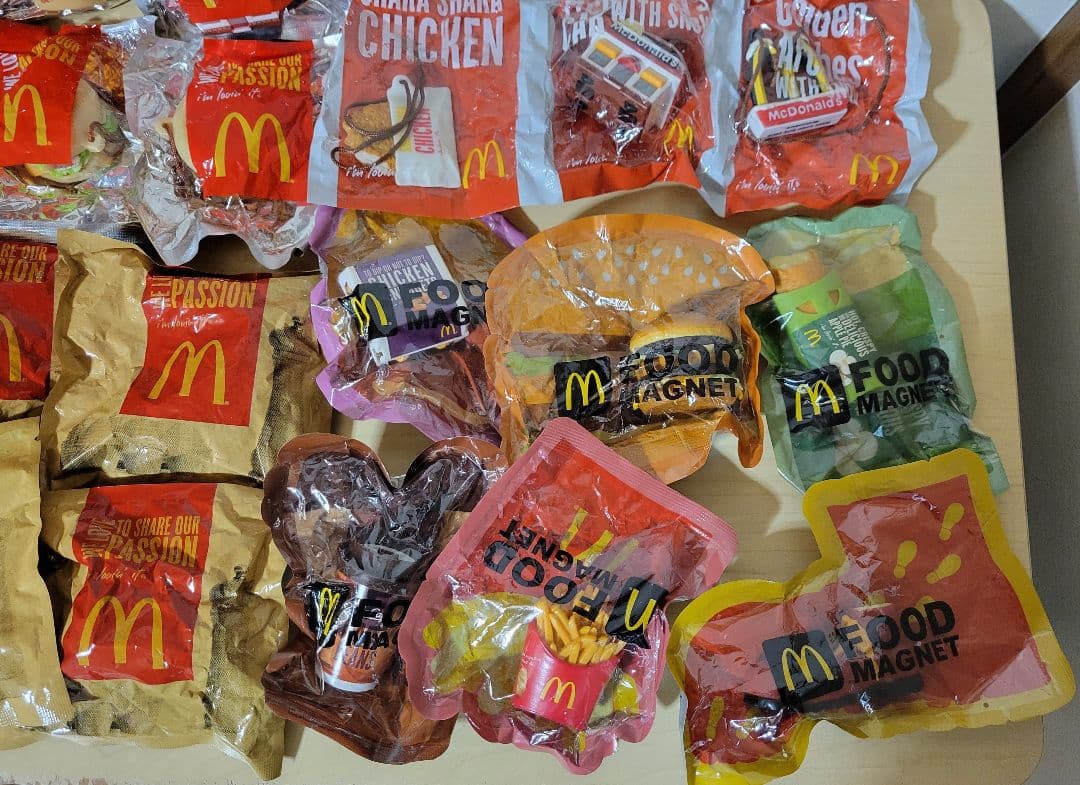 激レア！マクドナルド新品「フードストラップ1〜3弾＆マグネット」全コンプ21点
