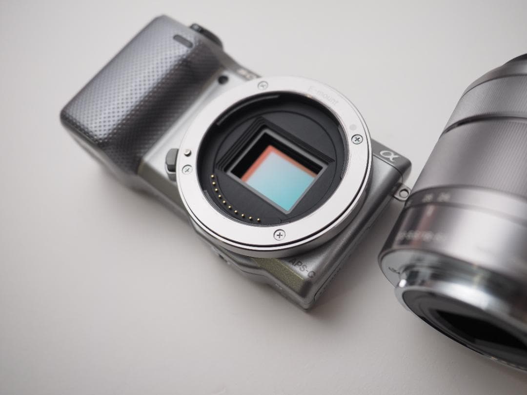 SONY NEX-5r レンズキット ミラーレスカメラ シルバー