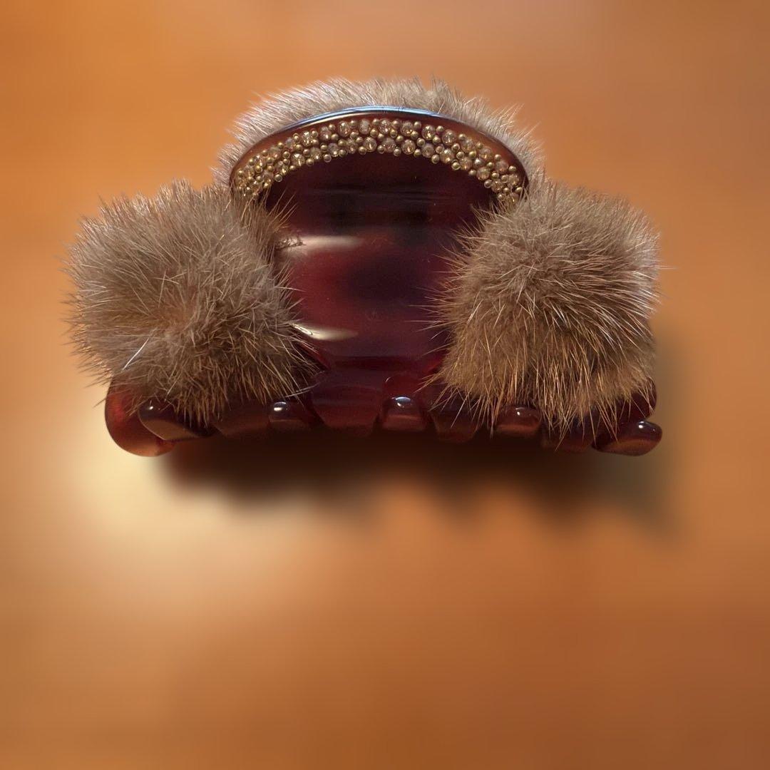 美品acca ヘアクリップ　ミンクファー　スワロフスキー　アッカ