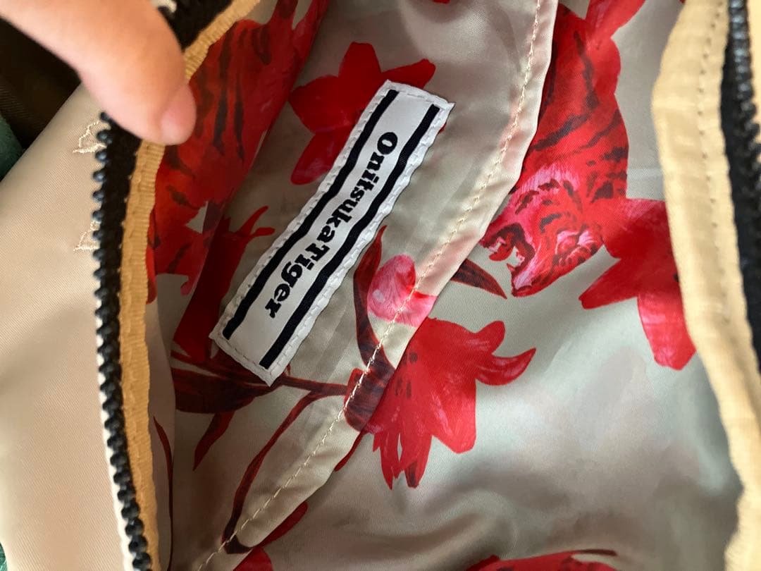 ONITSUKA TIGER /オニツカタイガー刺繍入ボディバッグ