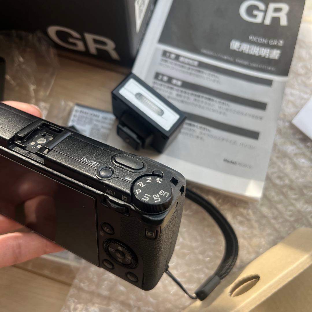 RICOH GR III 動作良好 液晶にじみあり バッテリー3個付き