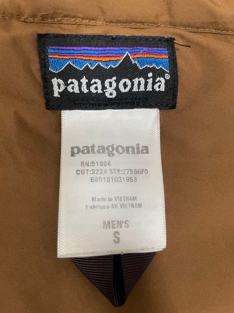 Patagoniaパタゴニア ダウンジャケット ベージュ