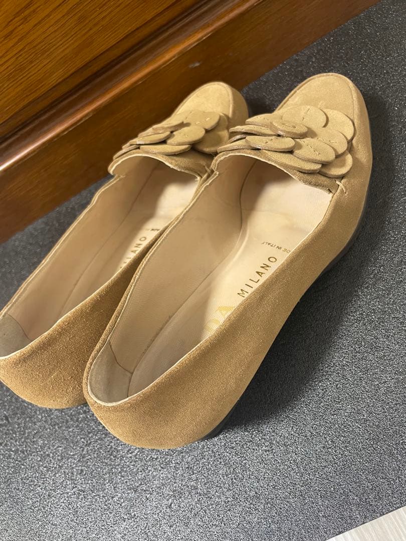 美品‼️PRADA パンプス ローヒール フラワーモチーフ スエード 靴 シューズ