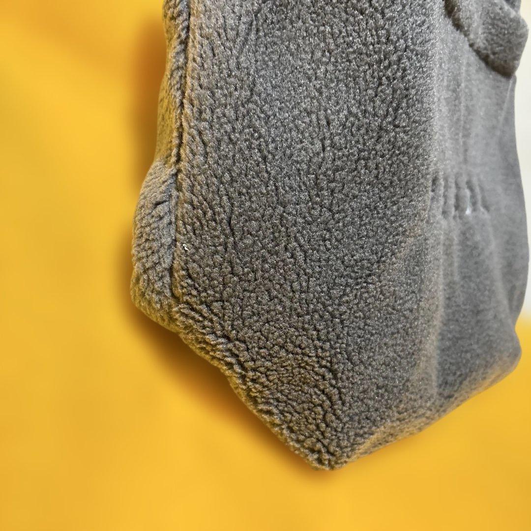 PRADA グレー フリース ハンドバッグノベルティ